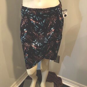 Mark women’s size small skirt hi-lo straight knee length pencil black floral new